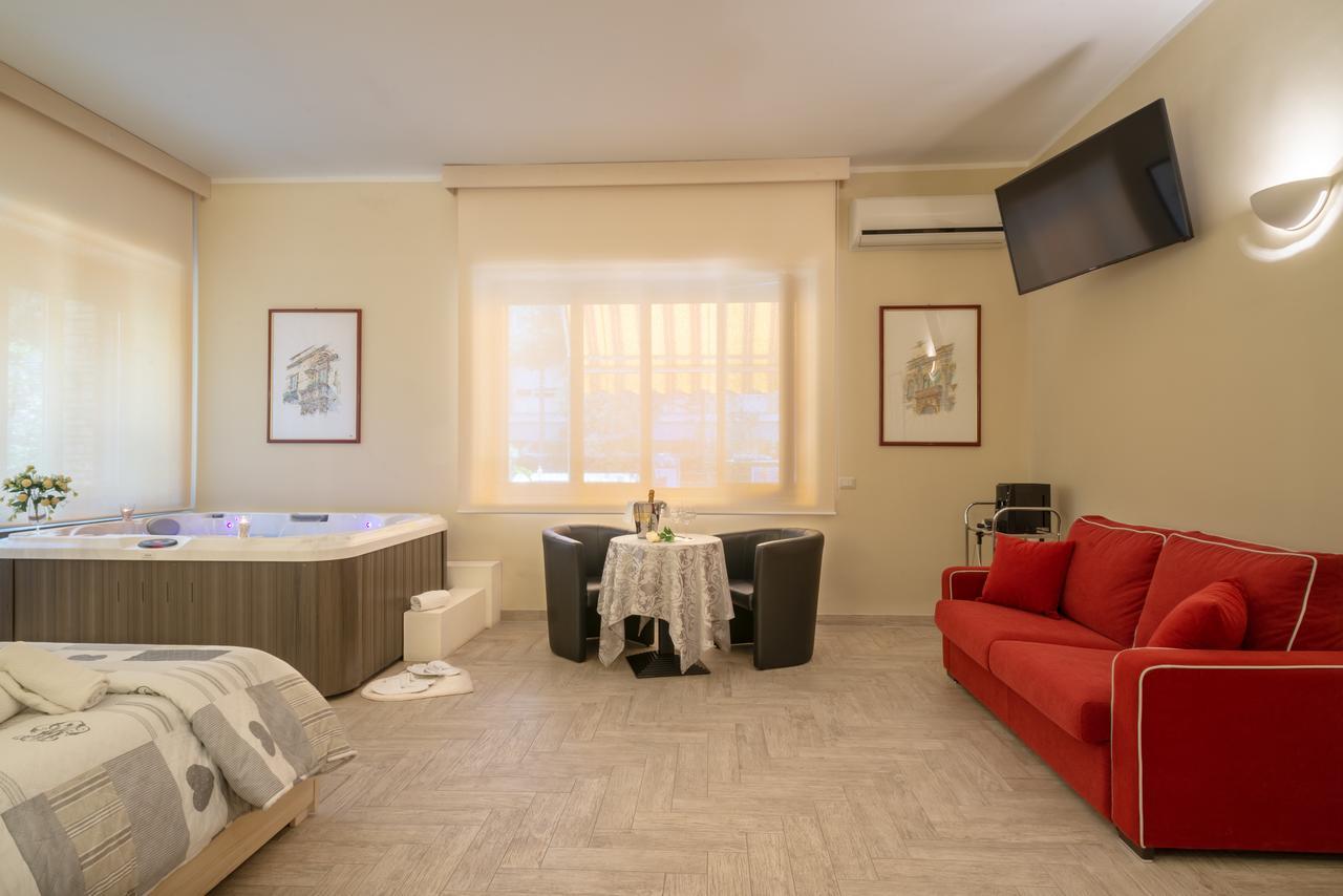 Villa Domus Salento Suites & Rooms Con Parcheggio Privato In Loco Lecce Zewnętrze zdjęcie