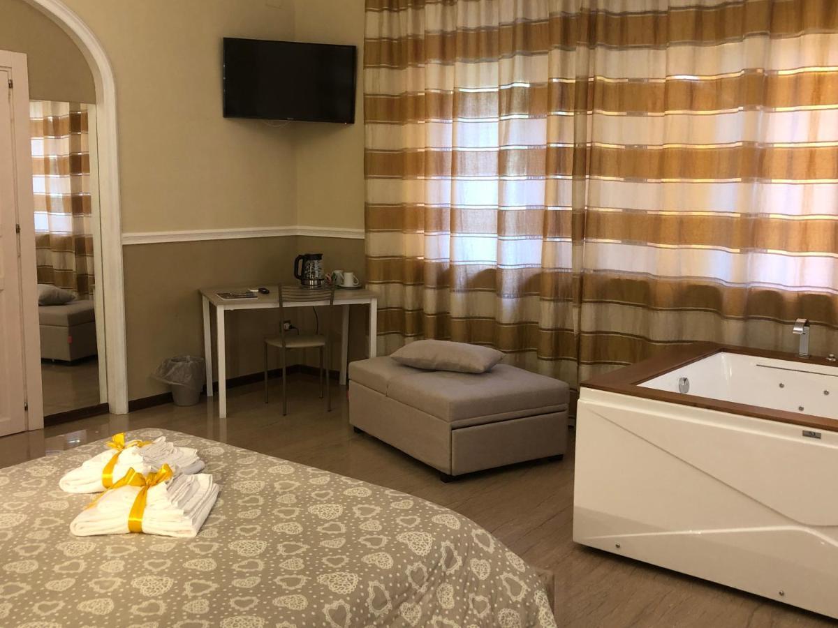 Villa Domus Salento Suites & Rooms Con Parcheggio Privato In Loco Lecce Zewnętrze zdjęcie